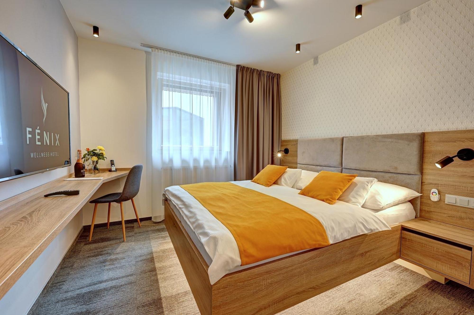 Wellness Hotel Fenix Ліберець Екстер'єр фото